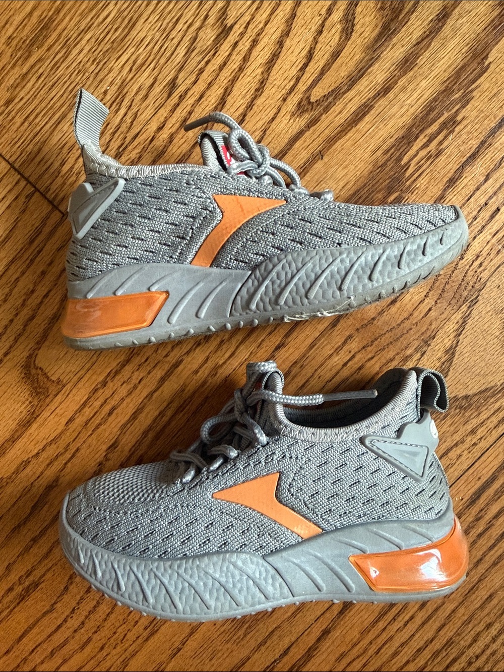 Toddler Grey and Orange Ecko Unltd. Sneakers - size 8